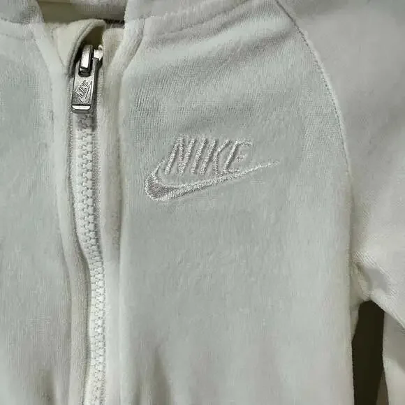 Nike Baby Girl Velour White Jumpsuit, Sz 12M - Picture 3 of 4